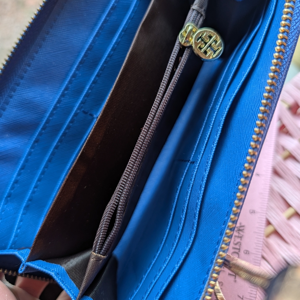 Tory Burch Blue Wallet - Picture 3 of 8